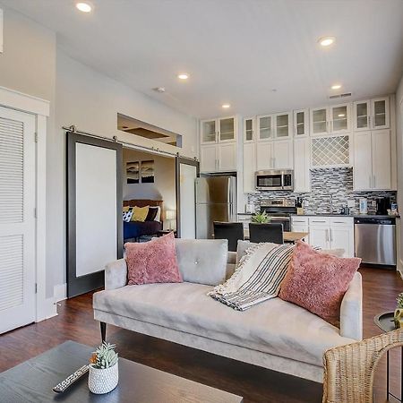 Frontdesk Village At Commonwealth Apts Plaza Midwood Charlotte Bagian luar foto